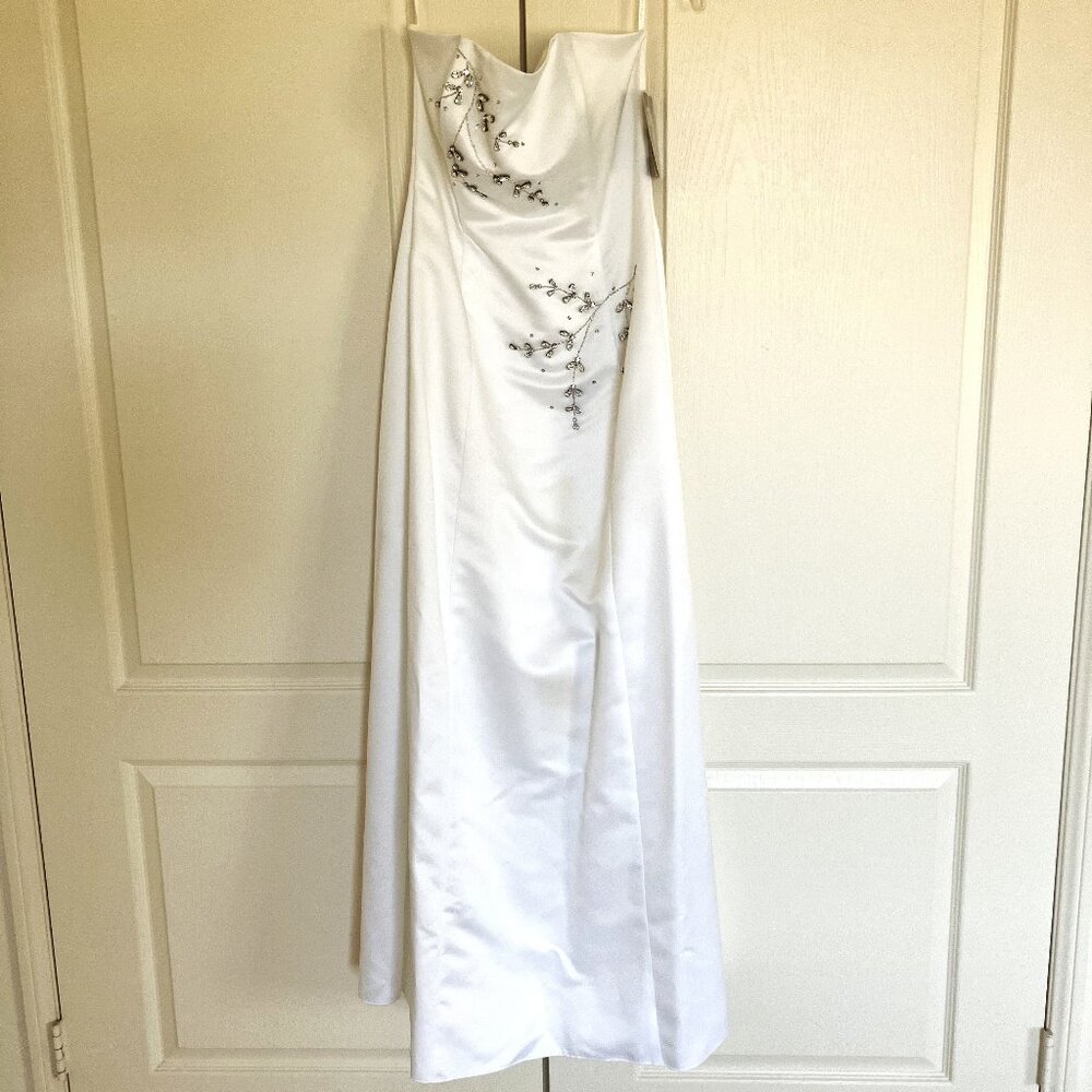 Jessica McClintock formal full length strapless white dress/gown – sz 8